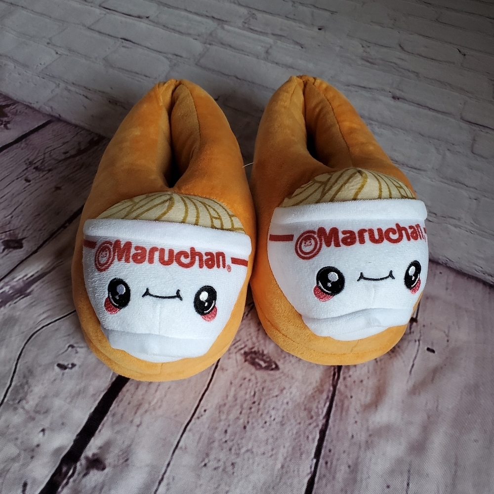 Maruchan Ramen Funny Slippers Size Medium Large Slip-ons Size 6.5 Medium Large